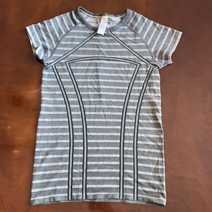 Ivivva stripes short sleeve shirt